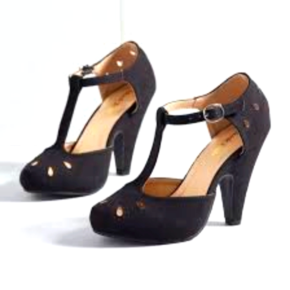Modcloth The Zest In History Black T Stap Heels Size 8